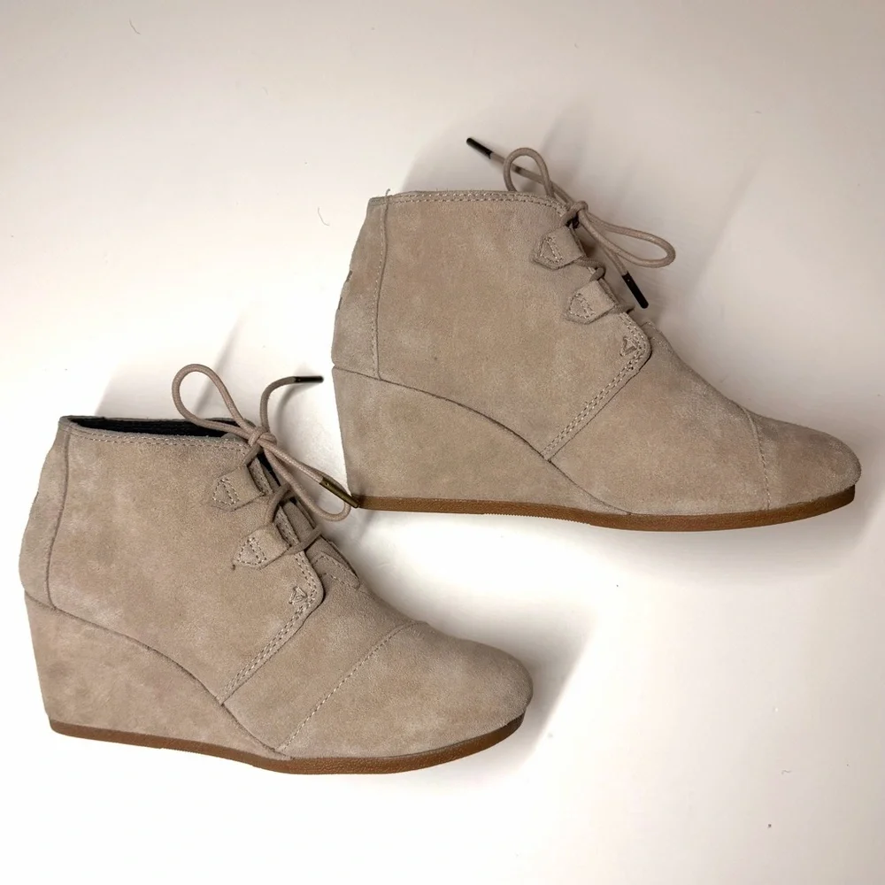 Toms Women’s Desert Wedge Heel Suede Leather Lace-up Ankle Bootie Size- 8.5